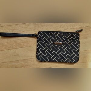 This used Tommy Hilfiger Signature Zip Wristlet